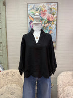 Black 3/4 Sleeve Scalloped Top