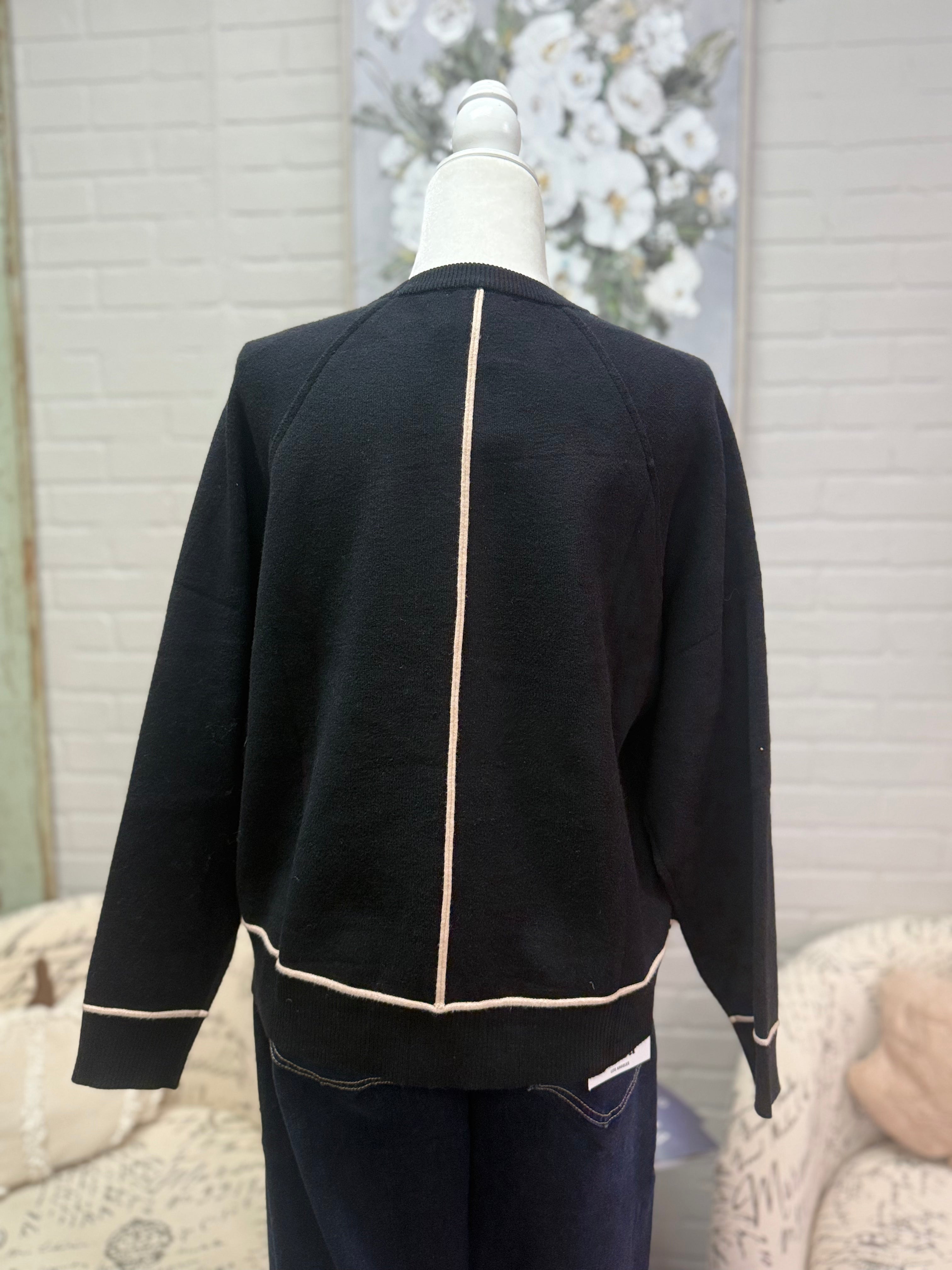 Black Contrast Pullover Sweater