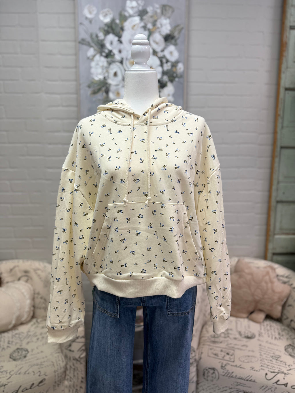 Cream & Blue Floral Sweatshirt